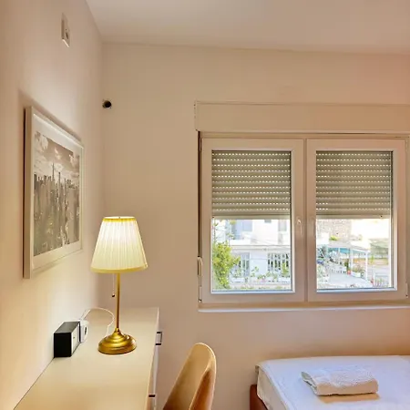 Apartment Leo Sea View