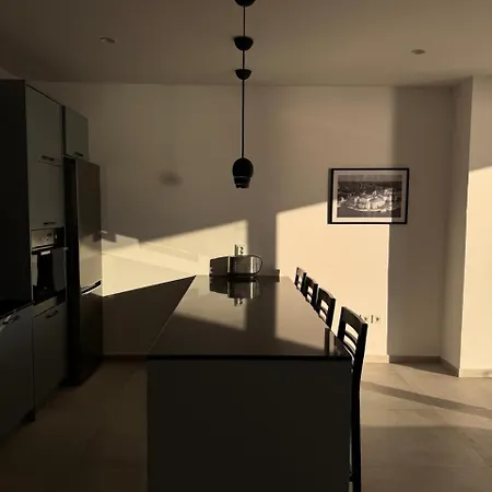 Leo Sea View Apartment Sarande