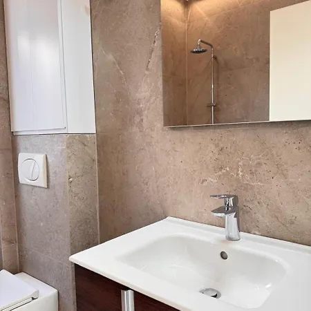 Leo Sea View Apartment