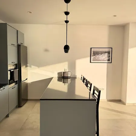 Apartment Leo Sea View Sarande